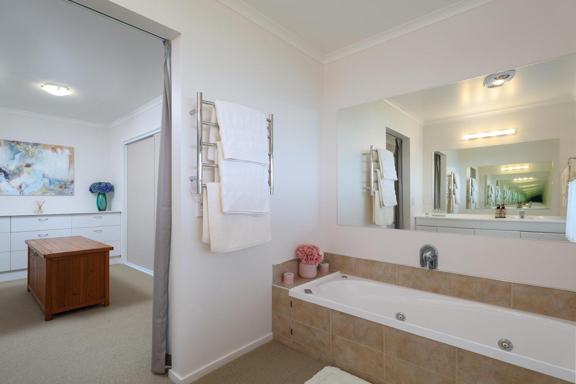 Twin Peaks Luxury Sea View Villa 纳尔逊 外观 照片